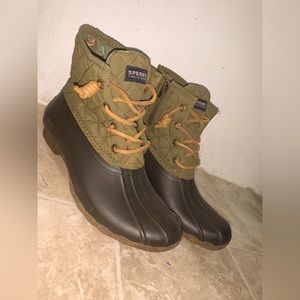 Women’s Sperry top-sider boots